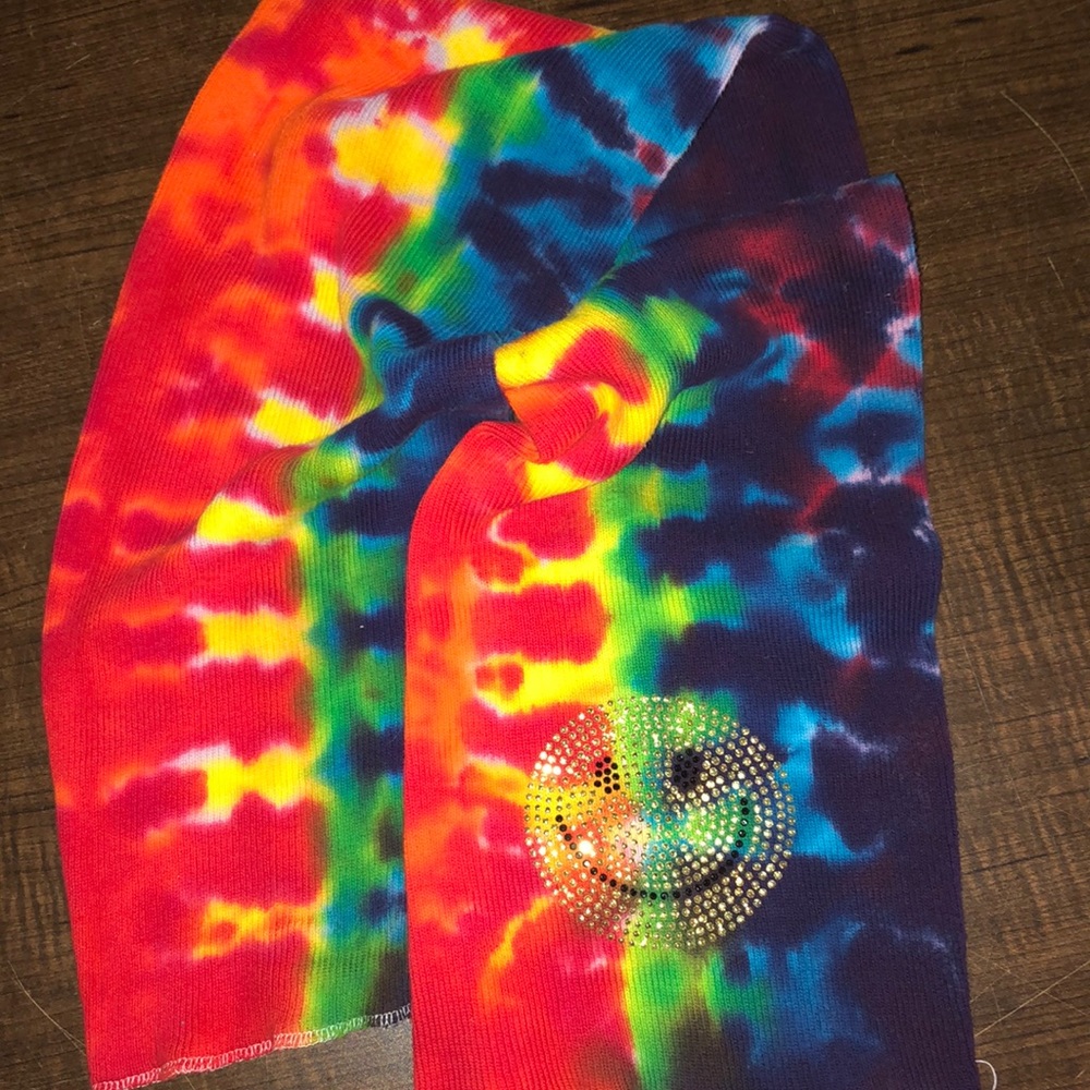 Awesome rainbow tye dye scarf w happy face